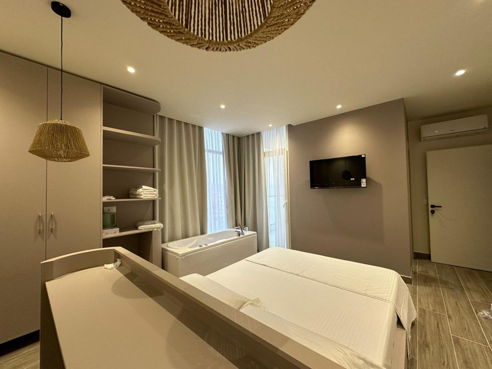 Oni Hotel 4*